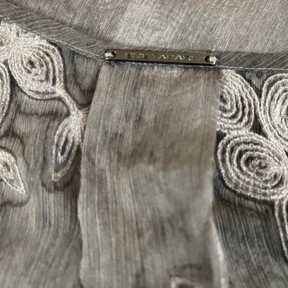 Elie Tahari sheer grey top with embroidered flowers size L - Picture 6 of 9